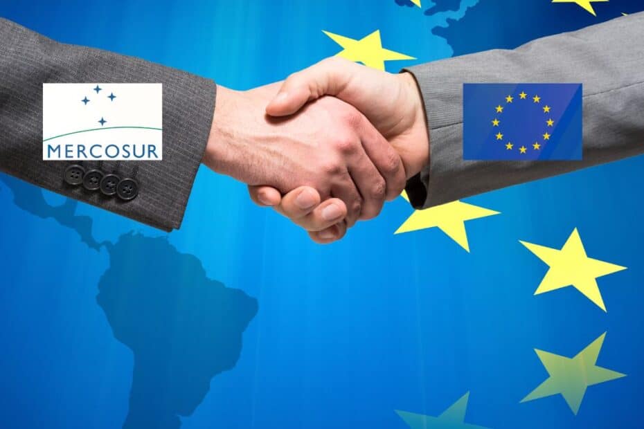 Map with the Europe & Latin America and a handshake with European Union (EU) and Mercosur flags