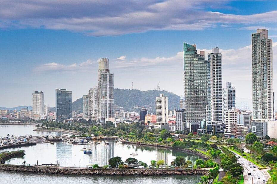 Panama City Avenida Balboa